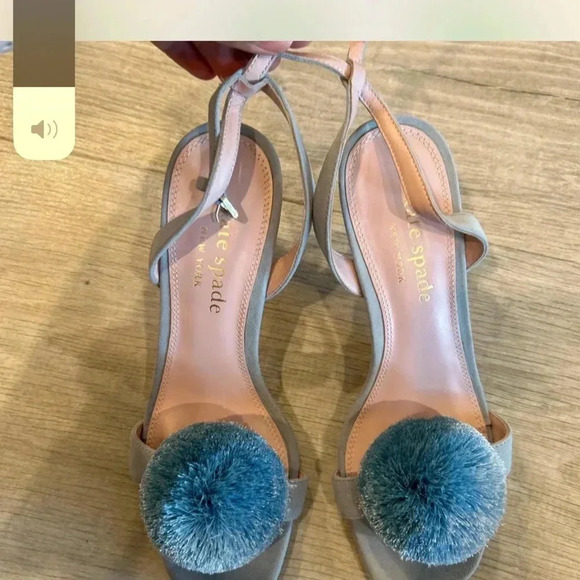 Kate spade amour Pom sandal. Size 6 - Picture 6 of 7